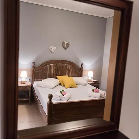 Holiday home Kris&strato's *